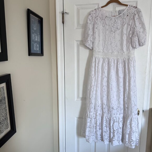 BNWT White Fleur de Lis Lace Midi Dress - Picture 2 of 4